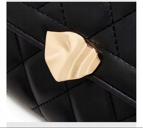 Czarna Mała Torebka damska z łańcuszkiem pikowana wizytowa vintage na Arena.pl