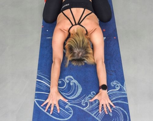 PIĘKNA MATA PREMIUM DO JOGI ĆWICZEŃ STABILNA ZAMSZOWA MIĘKKA 4 MM ZE WZOREM na Arena.pl