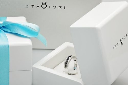 Złoty pierścionek PBD3813 - Diament na Arena.pl