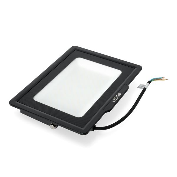 Praktyczny projektor oświetleniowy TOKIO 100W czarny barwa neutralna zdjęcie 5