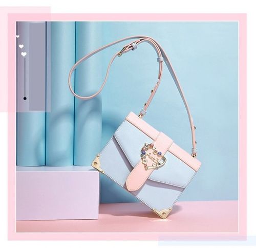 Modna czerwona listonoszka na Arena.pl