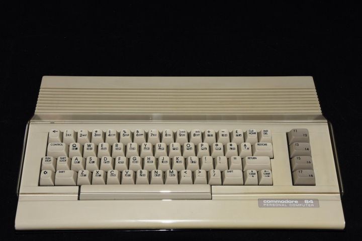 Pokrywa do Commodore 64 C - fabrycznie nowa! zdjęcie 3