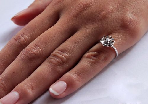 Złoty pierścionek PBD1876 - Diament na Arena.pl