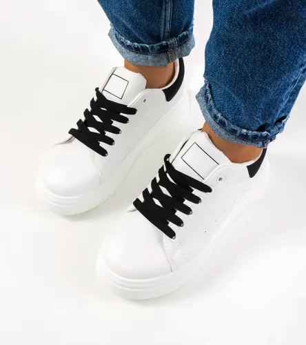 Biało czarne sneakersy na platformie Justar 36 na Arena.pl