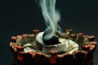 Kadzielnica Kadzidło Kadzidła do Bakhoor Bogato Zdobiona Metalowa + Próbki