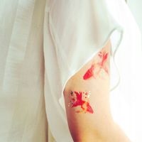 Tattoo złota rybka tatuaż Paperself naklejany rękę