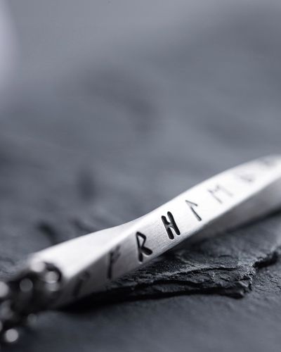 Srebrny wisiorek na łańcuszku RUNY - OBEREGI na Arena.pl