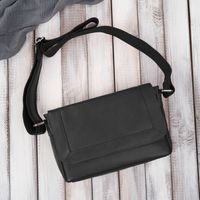 torebka damska mała listonoszka skórzana na ramię czarna