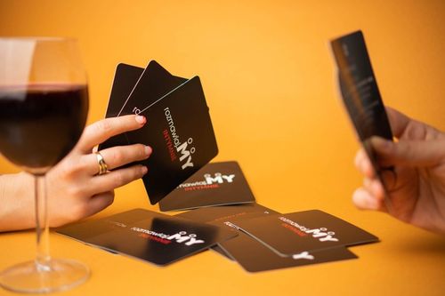 Prezent gra dla par Rozmawiaj.MY Intymnie 50 KART 90 PYTAŃ rozpalcie emocje na Arena.pl