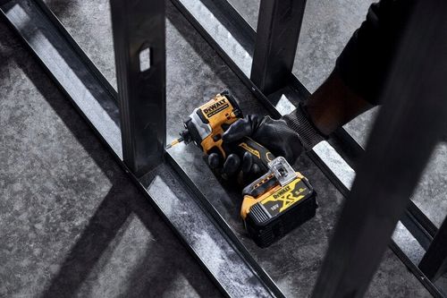 Zakrętarka udarowa DeWalt DCF850NT na Arena.pl