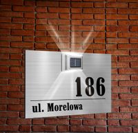 srebrna TABLICZKA ADRESOWA nierdzewna oświetlona numer domu dibond 30x20