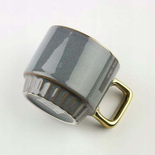 CERAMICZNY KUBEK NA KAWĘ HERBATĘ GRANATOWY ZDOBIONY ZE ZŁOTYM UCHEM 320ML na Arena.pl