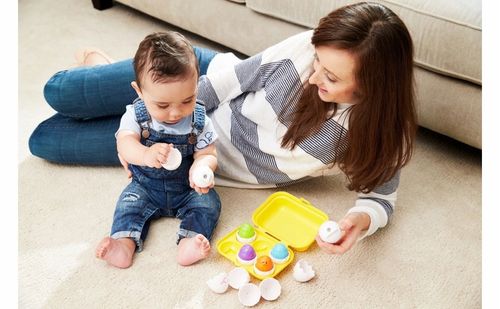 TOMY PISZCZĄCE JAJECZKA 6 jajek w pojemniku do sortowania 501T814 na Arena.pl