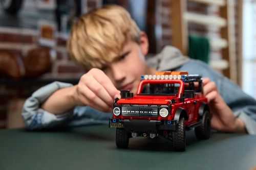 42213 - LEGO Technic - SUV Ford Bronco® na Arena.pl