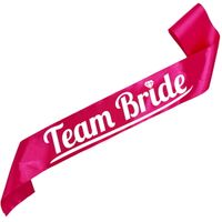 Team Bride - różowa szarfa z białym nadrukiem