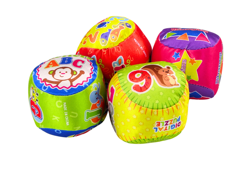 Zestaw Miękkie Piłeczki Kolorowe Edukacyjne Grzechotka Piłki 4szt. zdjęcie 2