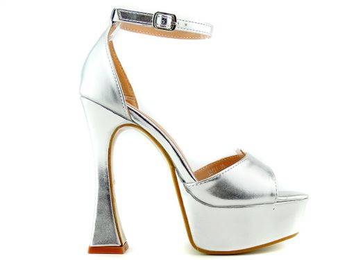 Sandały na platformie srebrne eko skóra lakier 40 na Arena.pl