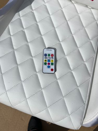 FOTEL GAMINGOWY, OBROTOWY, OŚWIETLENIE LED, PILOT, PODNÓŻEK F5 na Arena.pl