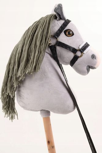 HOBBY HORSE KONIK KOŃ NA PATYKU KANTAR DLA HOBBY HORSE PREZENT DLA DZIECKA na Arena.pl