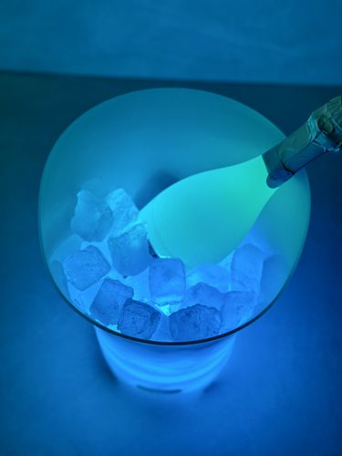 pojemnik wiaderko na lód rgb z oświetleniem led cooler 5l głośnik bluetooth na Arena.pl