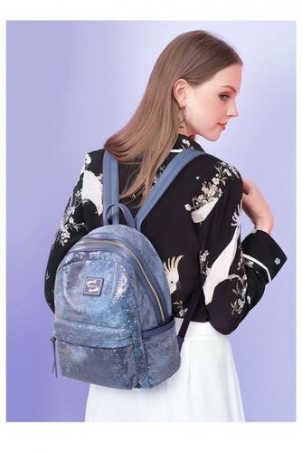 Błyszczący niebieski plecak na Arena.pl