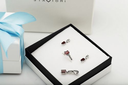 Srebrny wisiorek Staviori na Arena.pl