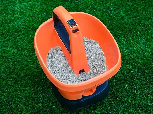 SIEWNIK akumulatorowy na baterie DO NAWOZU SOLI TRAWY 2,7L automatyczny na Arena.pl