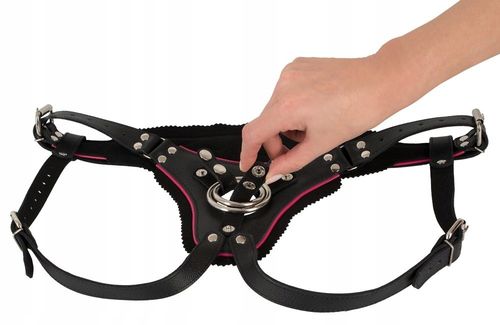 Skórzany strap-on na Arena.pl