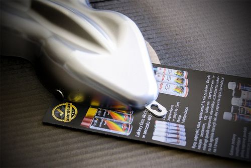 LAKIER DO FELG SREBRNY Z EFEKTEM CHROMU CHROM 0,4L na Arena.pl