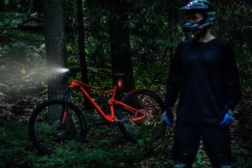 Tylna lampka latarka rowerowa czerwone światło LED AQY SPECTER USB TYP C na Arena.pl