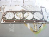 USZCZELKA GŁOWICY MERCEDES W123 / W124 / W201 2,3