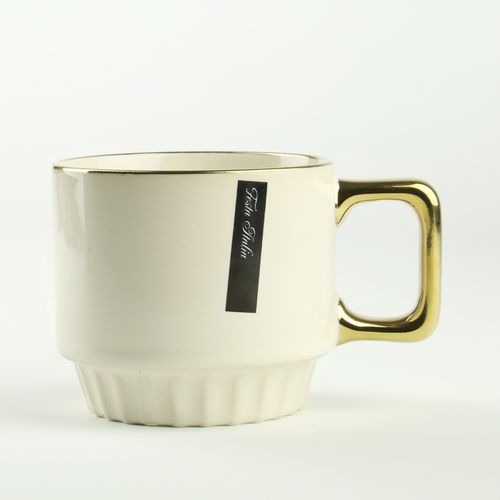 CERAMICZNY KUBEK NA KAWĘ HERBATĘ KREMOWY ZDOBIONY ZE ZŁOTYM UCHEM 320ML na Arena.pl