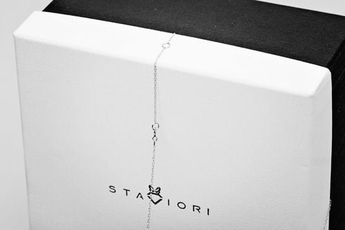 naszyjnik z brylantem w białym złocie na Arena.pl