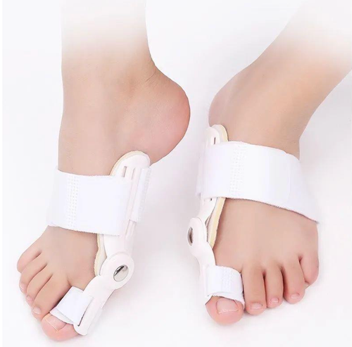 Uniwersalny aparat na haluksy regulowany separator korekcyjny biała orteza na Arena.pl