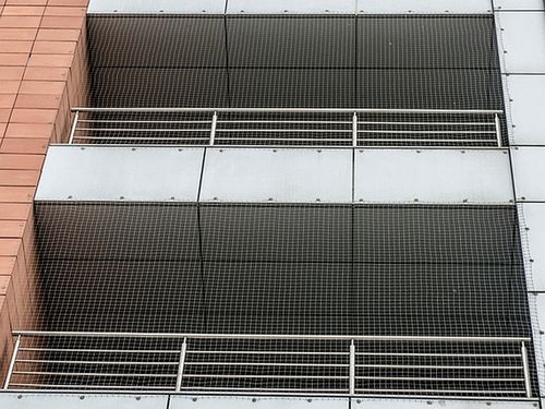 ZESTAW SIATKA NA BALKON DLA KOTA 8x3 BEZ WIERCENIA MARKA 'BEZPIECZNE KOTY' na Arena.pl