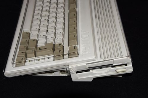Pokrywa do Amiga 600 - fabrycznie nowa! na Arena.pl
