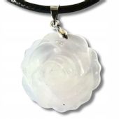 Wisior, KRYSZTAŁ GÓRSKI kamień naturalny, kwiat róży, zawieszka, talizman