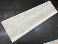 Szare drewnopodobne płytki na schody 100x30 deska