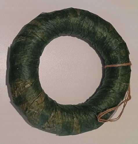 Podkład słomiany 28 cm owinięty fizeliną zieloną baza do wianka na Arena.pl