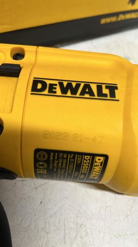 Młotowiertarka DEWALT D25033 na Arena.pl