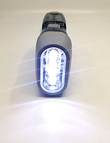 Latarka led dynamo na Arena.pl