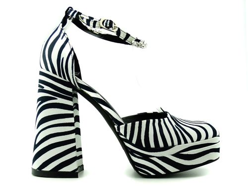 Buty na platformie zebra platformy 37 na Arena.pl