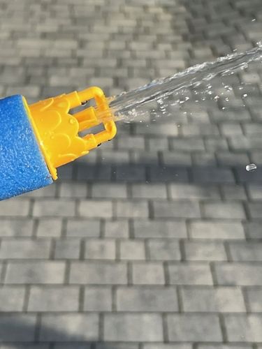 PISTOLET NA WODĘ STRZYKAWKA SIKAWKA BROŃ ZABAWKA WODNA ARMATA ŚMIGUS DYNGUS na Arena.pl