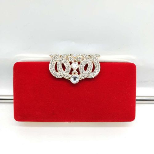 Elegancka torebka wizytowa z ozdobnym zapięciem czerwona na Arena.pl