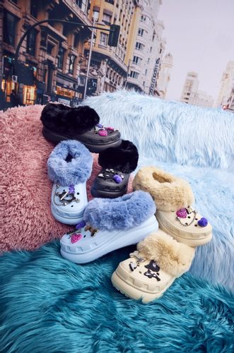 Damskie Ocieplane Buty Chodaki Crocs Furever Crush 208446 Clog 41-42 na Arena.pl