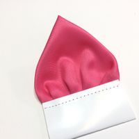 Amarantowa jasna poszetka trójkątna "Wypustka"