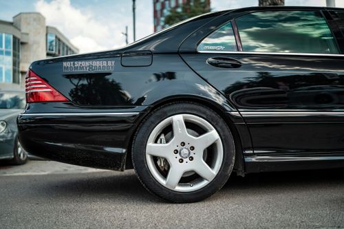 Naklejka Not Sponsored by Moomy and Daddy! Ja to kupiłem sam nie utrzymanek na Arena.pl