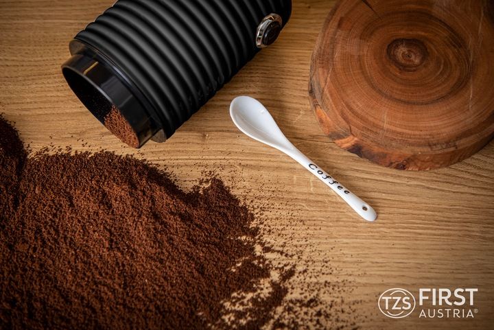 Młynek do mielenia kawy RETRO CZARNY First Austria zdjęcie 4