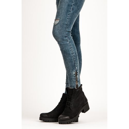 Sznurowane botki z protektorem r.38 na Arena.pl