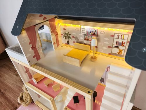 DOMEK DLA LALEK DREWNIANY LED Akcesoria Laleczki 3 Poziomy Duży Mebelki na Arena.pl